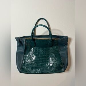 Rowallan of Scotland Leather Crocodile Embossed Gold Metal Accents Shoulder Bag